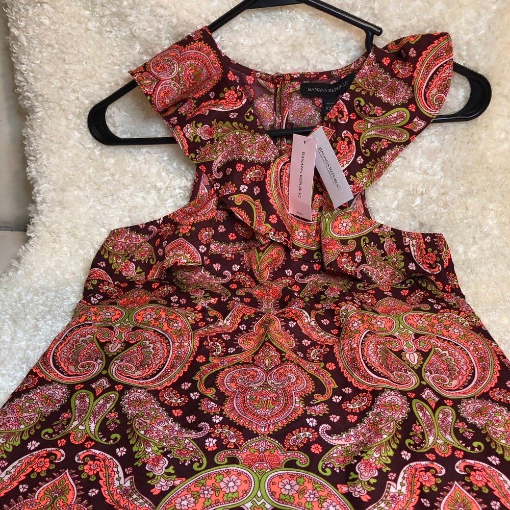 NWT Banana Republic soft ruffled paisley tank top